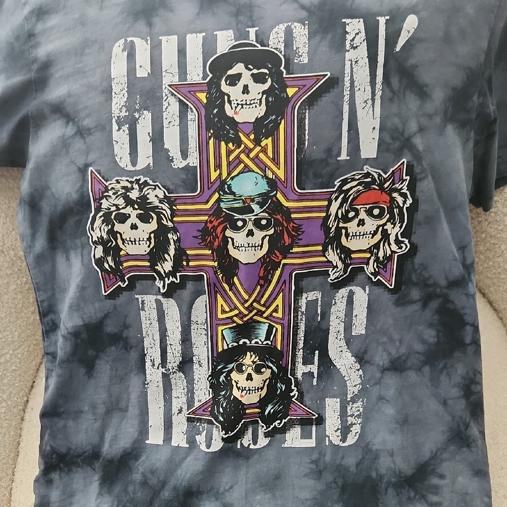 Guns & Roses Band Tee with Skull Design